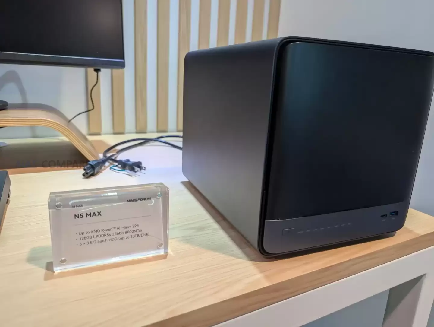 铭凡推出新款 N5 MAX NAS 主机：最高 40TB SSD + 150TB HDD 存储，搭载 AMD Strix Halo APU、10GbE + 5GbE 双网口