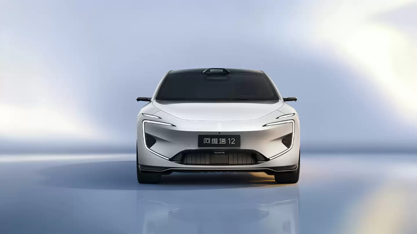 新款阿维塔 12 官图发布，设计、动力、操控、智驾全域升级