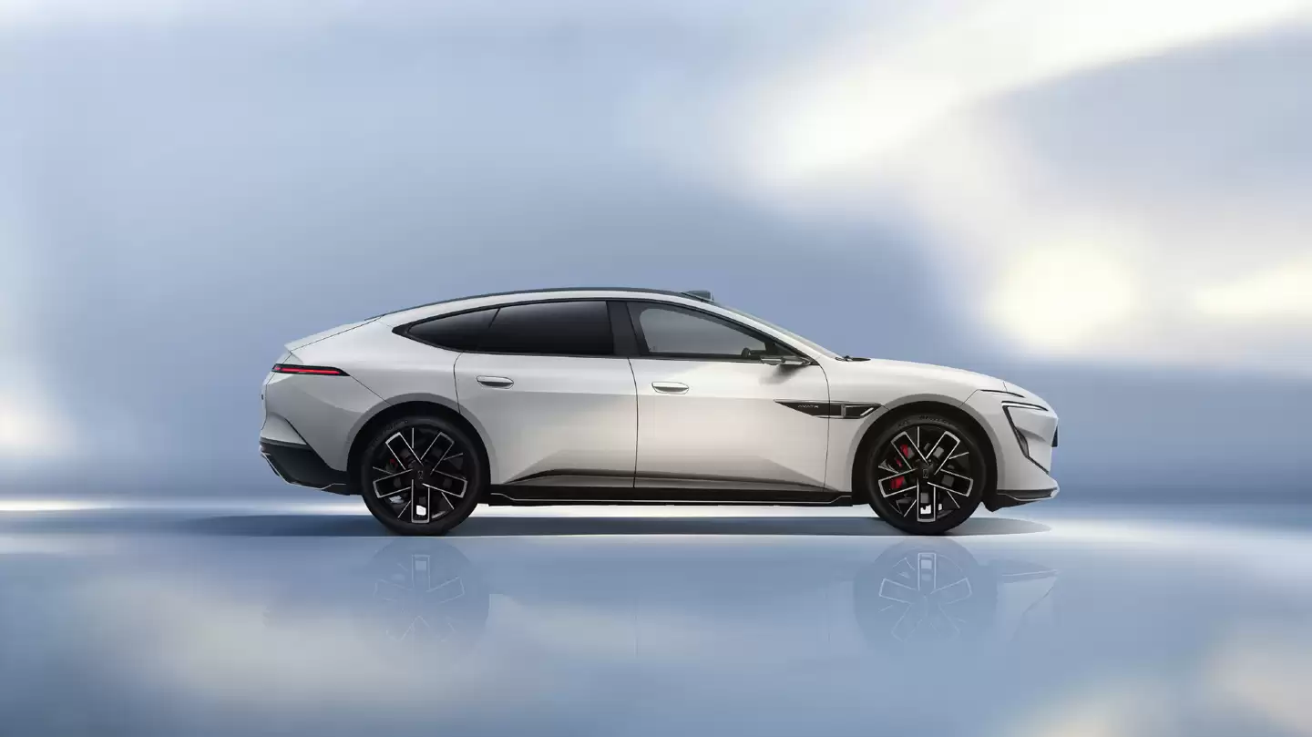 新款阿维塔12官图发布，设计、动力、操控、智驾全域升级