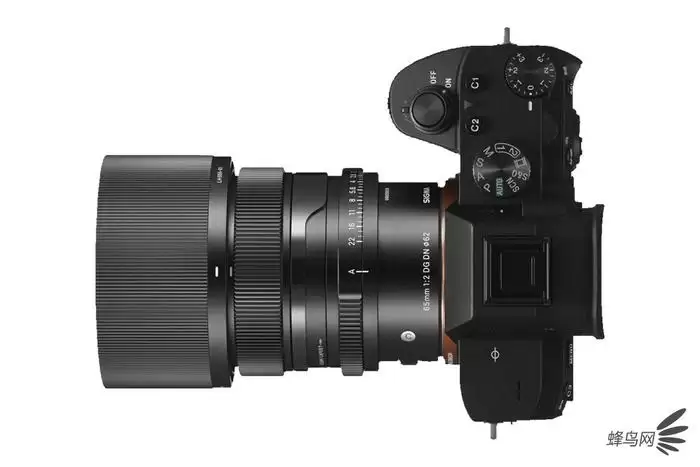 全画幅微单定焦 适马65mm F2 DG DN售价4499元 全画幅微单定焦 适马65mm F2 DG DN售价4499元