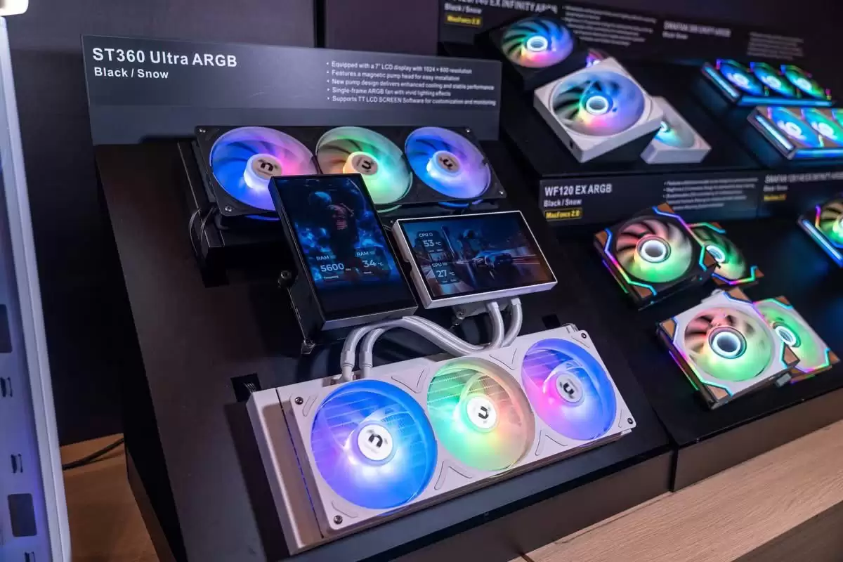 曜越发表 ST360 Ultra ARGB Sync 水冷:侧出短管 + 7