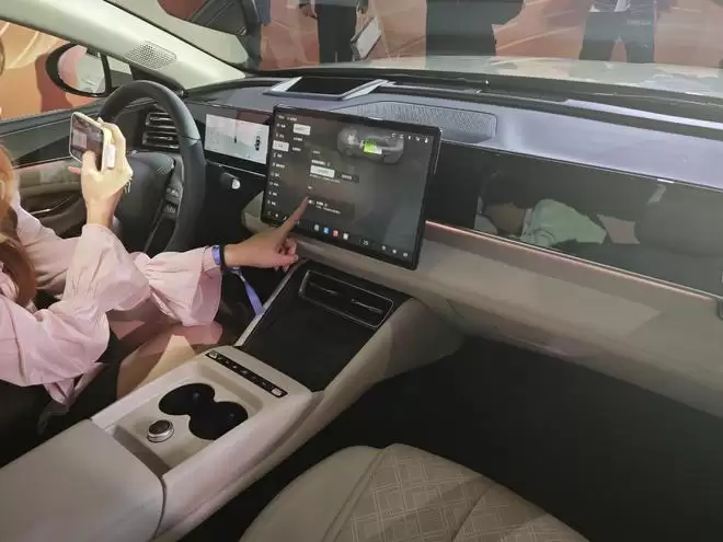 限时7.98万元起！2026款秦L DM-i秦PLUS DM-i长续航上市