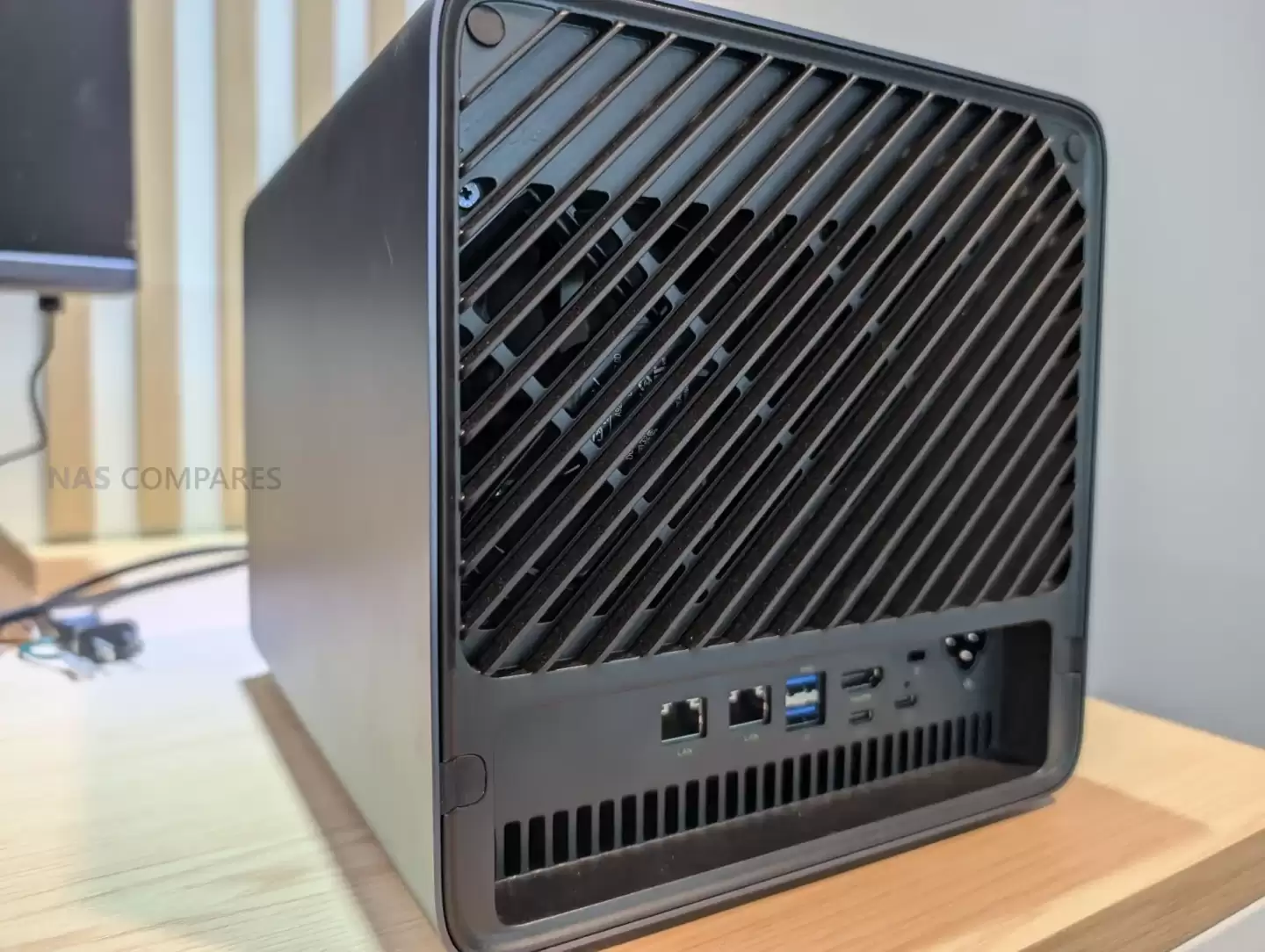 铭凡推出 N5 Air NAS 主机:支持 U.2 固态硬盘,搭载 AMD R7 255 处理器、10GbE + 5GbE 双网口