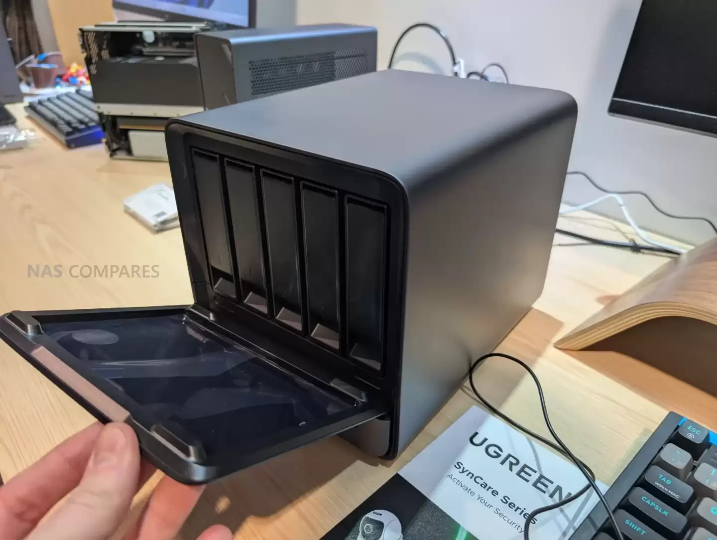 铭凡推出 N5 Air NAS 主机:支持 U.2 固态硬盘,搭载 AMD R7 255 处理器、10GbE + 5GbE 双网口