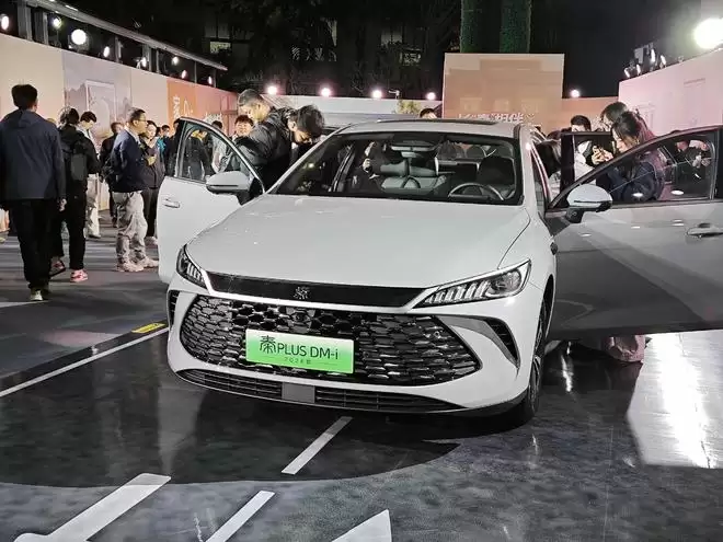 限时7.98万元起！2026款秦L DM-i秦PLUS DM-i长续航上市