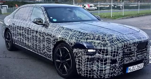 2027 款宝马 7 系中期改款轿车路测图曝光