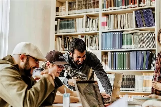 先理知学REAL PhD推出「先知博士留学」小程序,以智能匹配提示申博效率