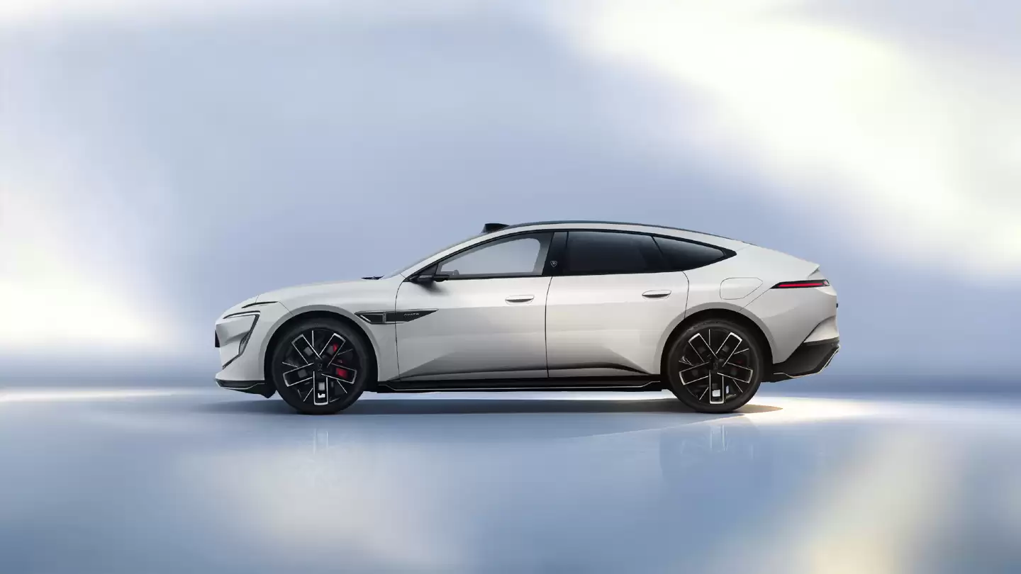 新款阿维塔 12 官图发布，设计、动力、操控、智驾全域升级