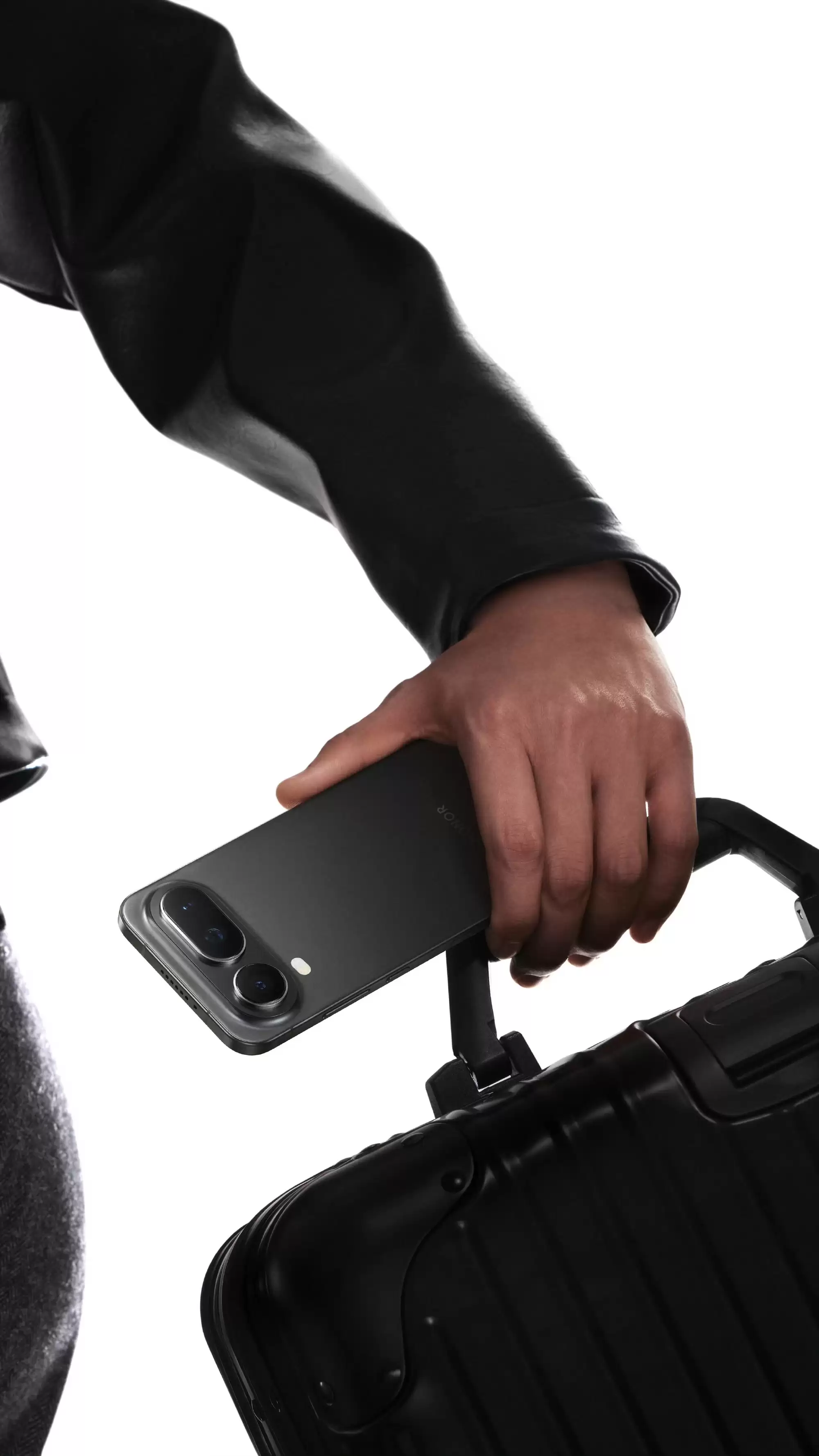 荣耀 Magic8 Pro Air 轻薄手机官宣 1 月 19 日发布,方飞称做好 Air 的决心从没动摇