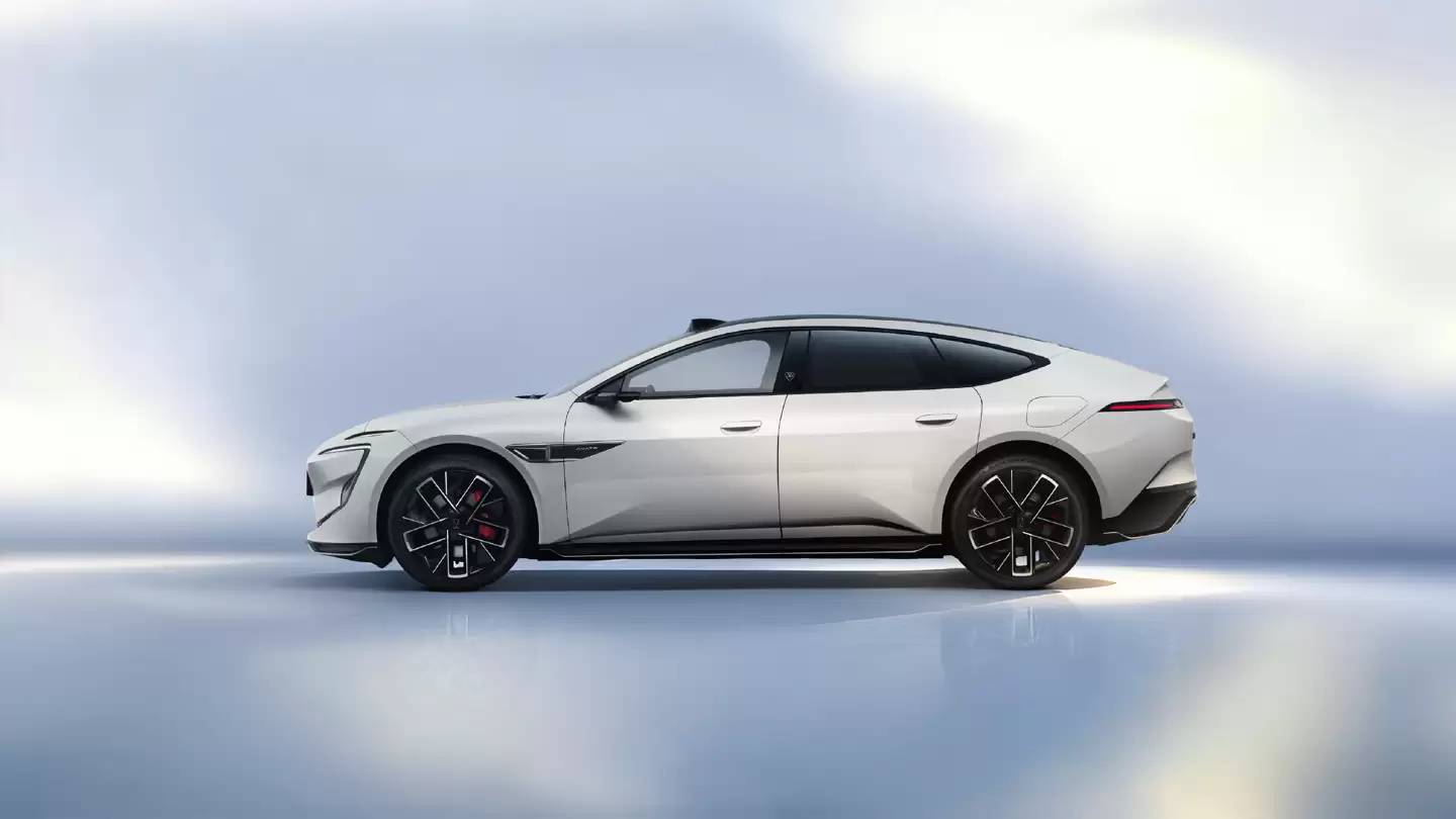 新款阿维塔12官图发布，设计、动力、操控、智驾全域升级