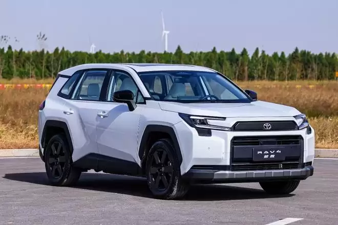 一汽丰田SUV家族推出限时焕新政策 全新RAV4荣放交付