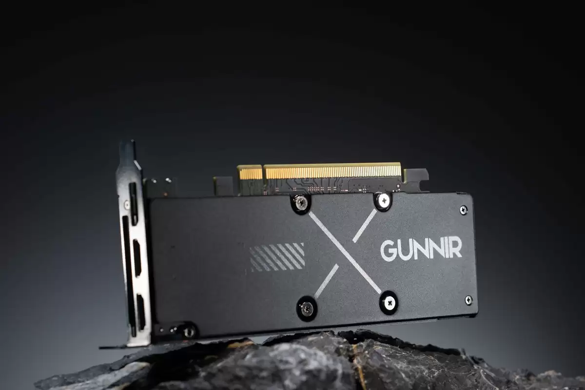 蓝戟推出 Arc Pro B50 LP 单槽半高卡：比公版更薄，配 16GB 显存 + 无外接供电