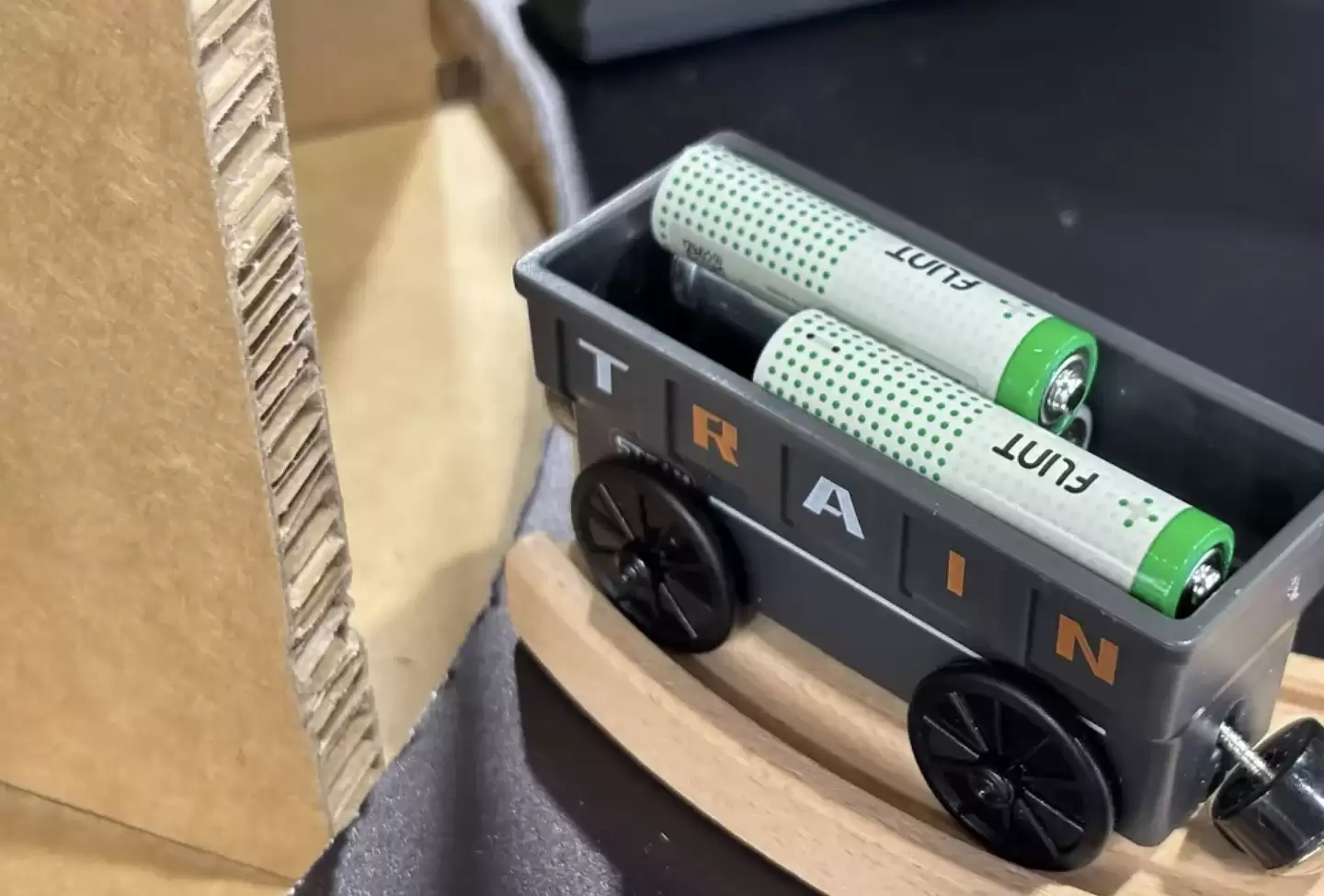 新加坡Flint推全纤维素纸质电池，2026年将量产上市