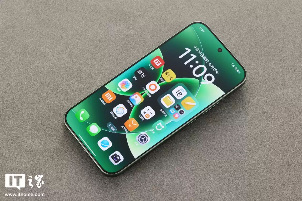 2025 年底新旗舰单品激活百万机型曝光，含小米17 Pro 系列、华为Mate 80