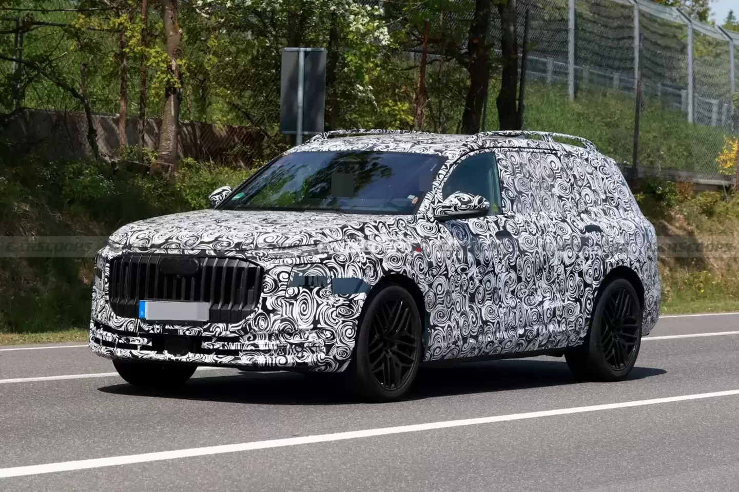 填补奥迪全尺寸旗舰 SUV 空白:Q9 年内登场,美国经销商兴奋直呼“快点发布吧”