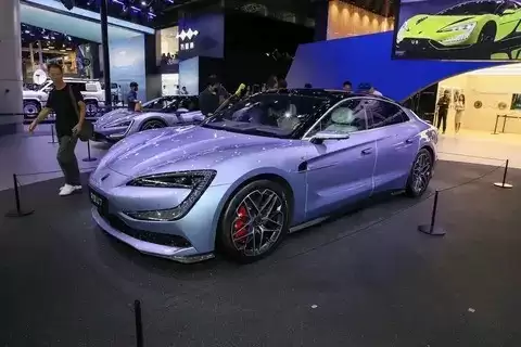 2026年C级轿车销量榜：奥迪A6L登顶，新能源势力崛起竞争加剧