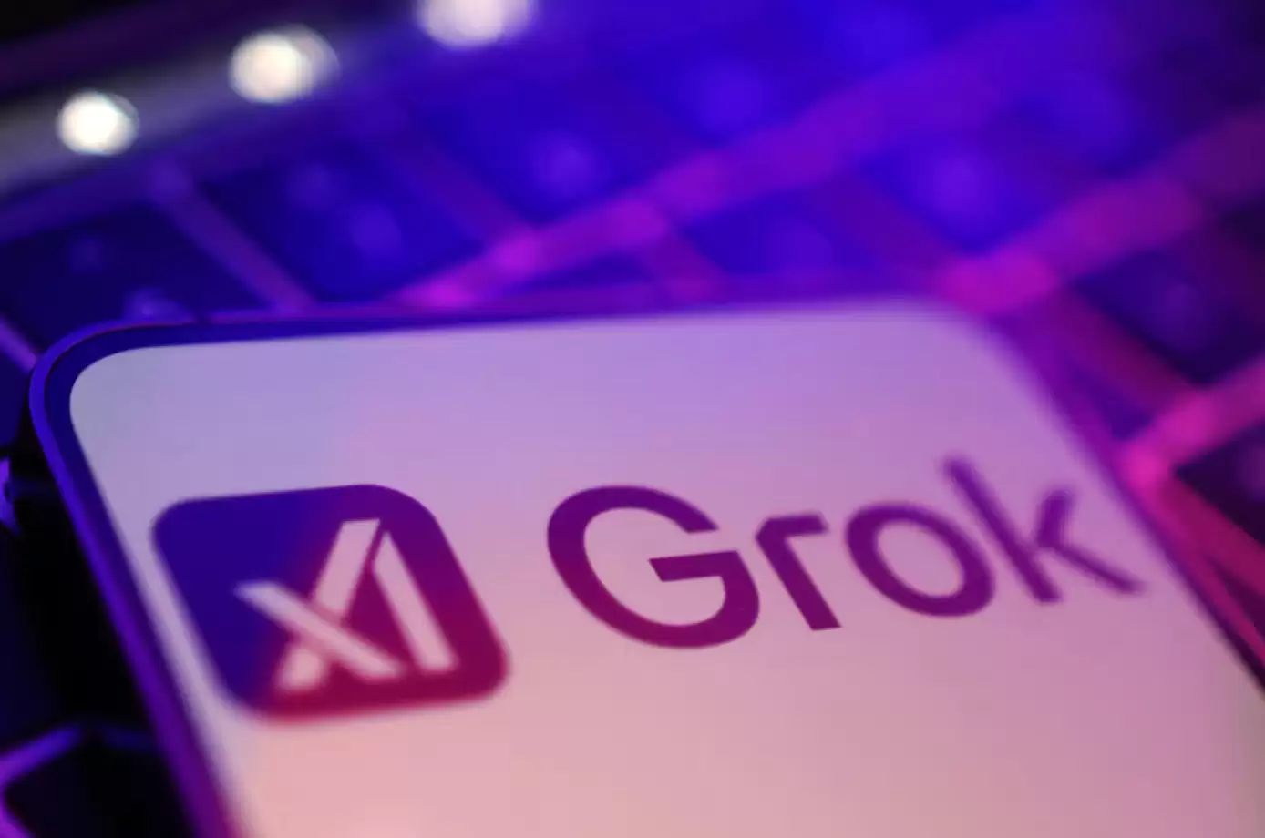 英国调查马斯克旗下AI不雅图像事件 最严重情况可封禁X