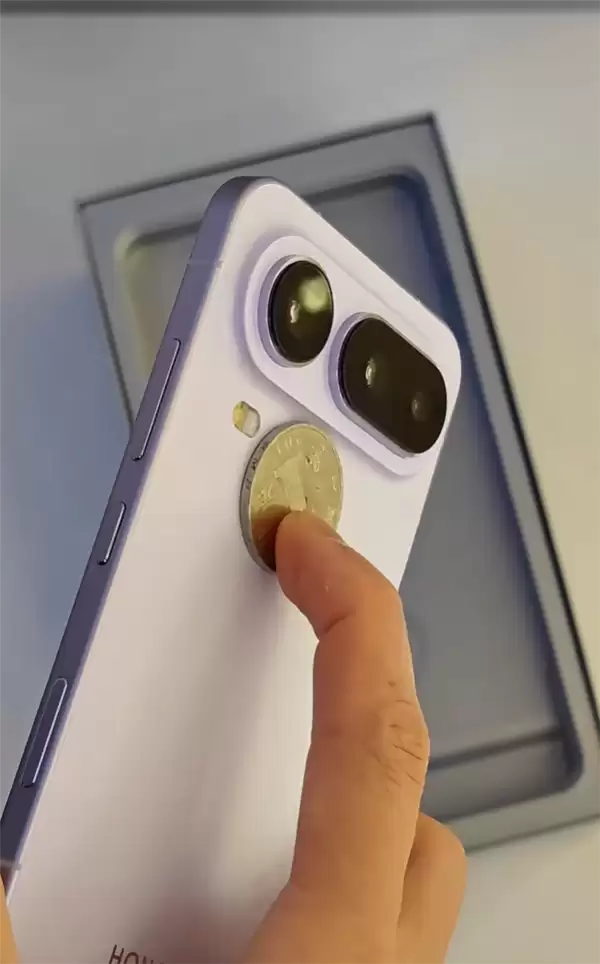 荣耀Magic8 Pro Air真机上手:经典感叹号Deco 比iPhone Air还轻