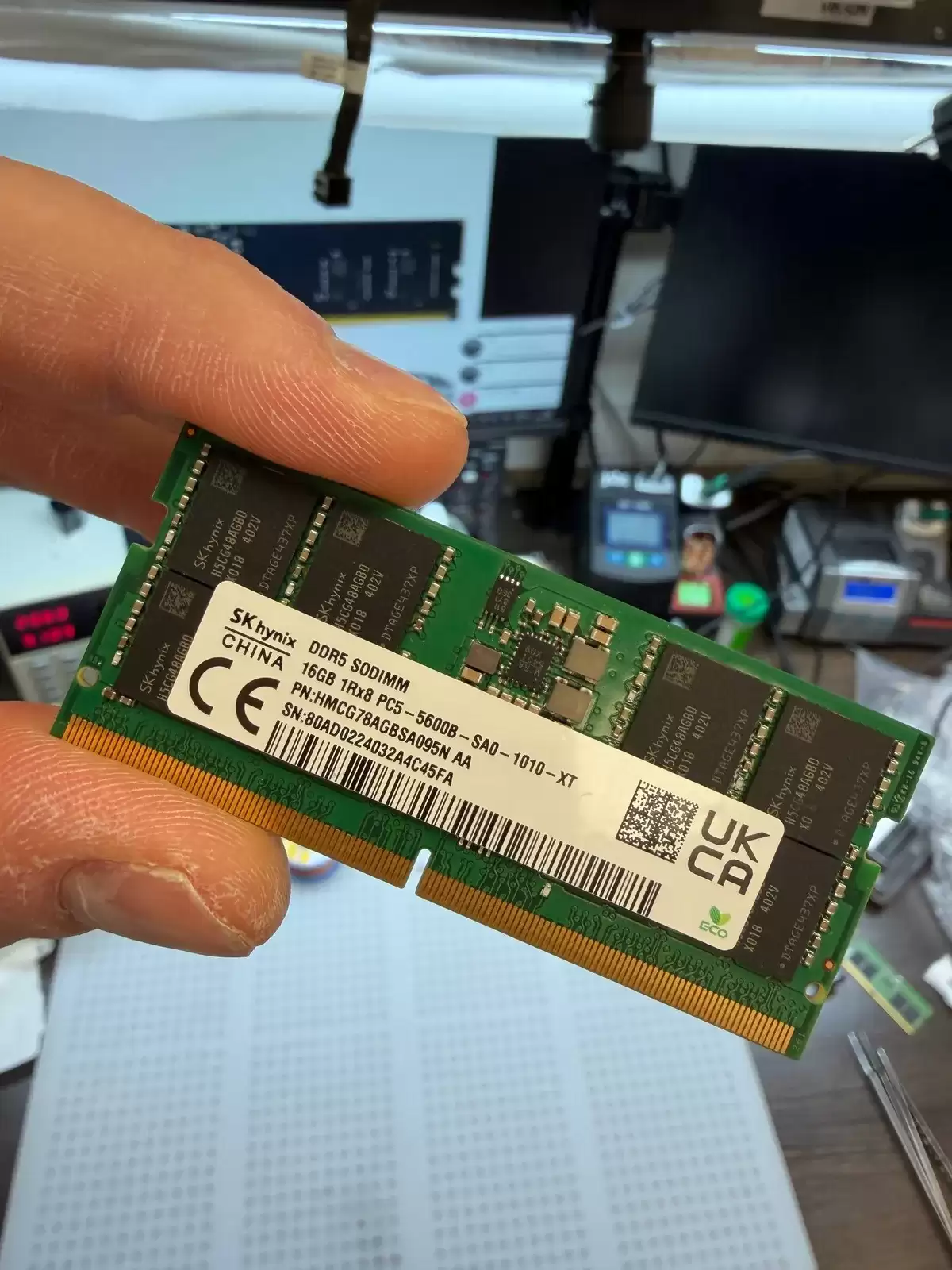 俄罗斯达人“手搓”DDR5内存，成本低性能强