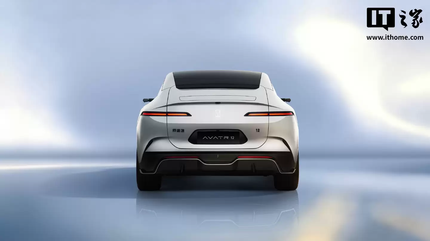 消息称新款阿维塔 12 车侧 B 柱带有“乾崑智驾 ADS”LOGO