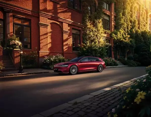 打破BBA垄断!享界12月冲到中大型车销量榜第四 直追宝马5系