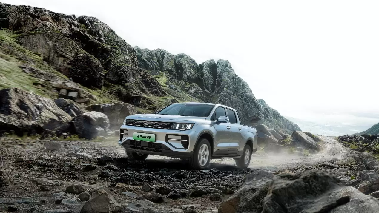 吉利雷达金刚 PHEV 皮卡山地版上市 浩思动力提供核心动力支持