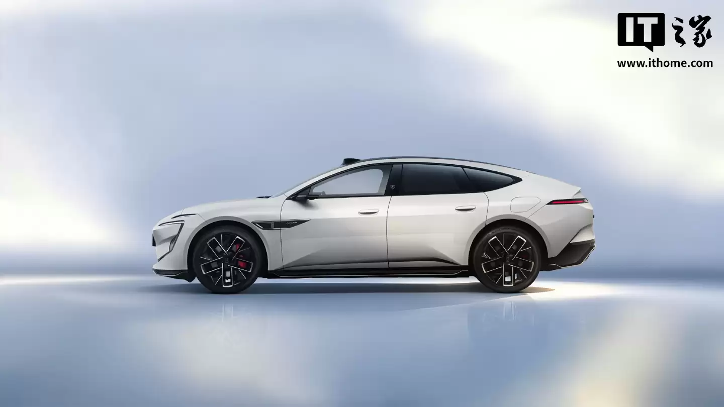 消息称新款阿维塔 12 车侧 B 柱带有“乾崑智驾 ADS”LOGO