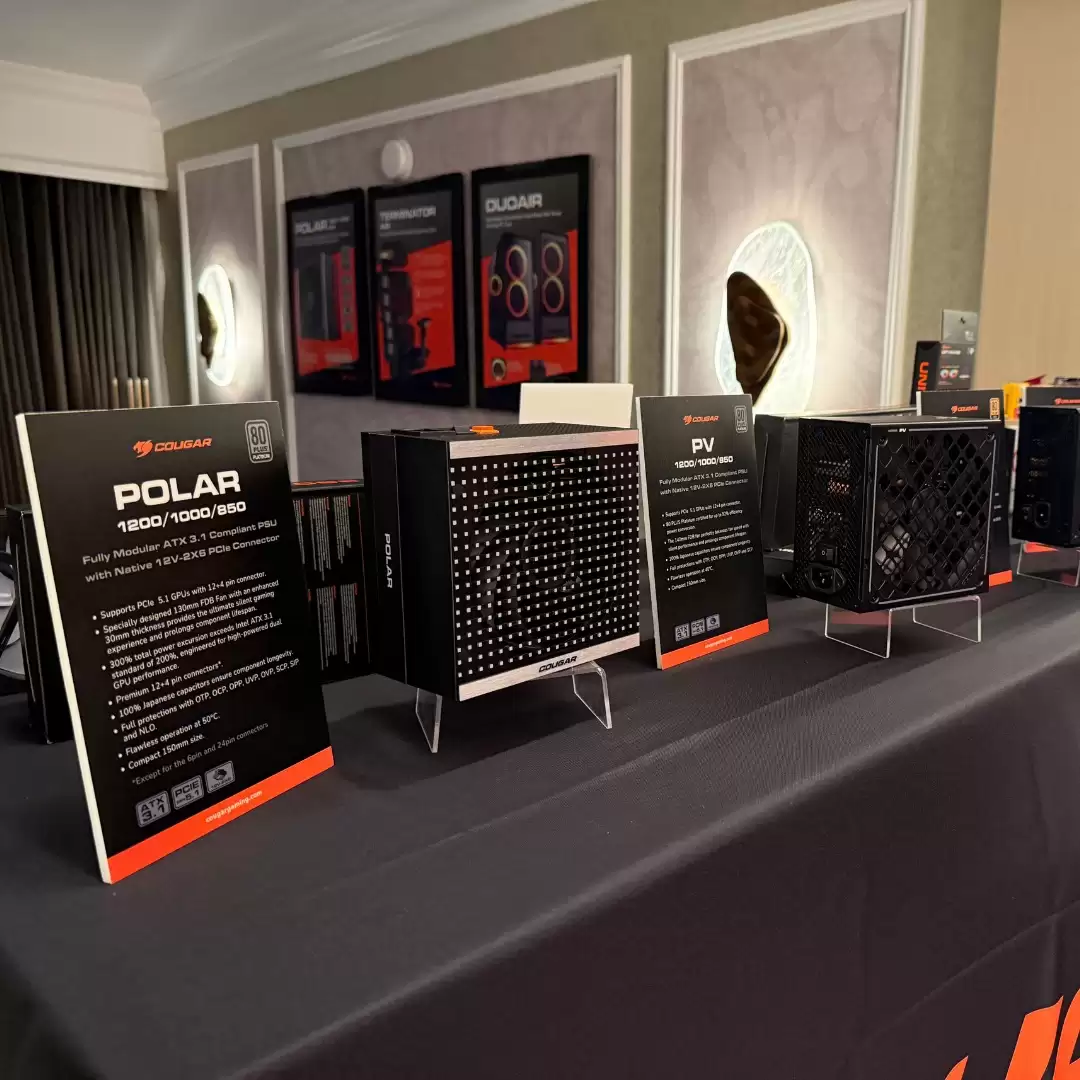 最多 6 组:骨伽 Polar V2 电源以 12V-2×6 为主要模组面板输出母口