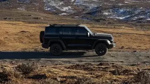 越野驾驶中的三维转向艺术：精准过弯的科学与实践