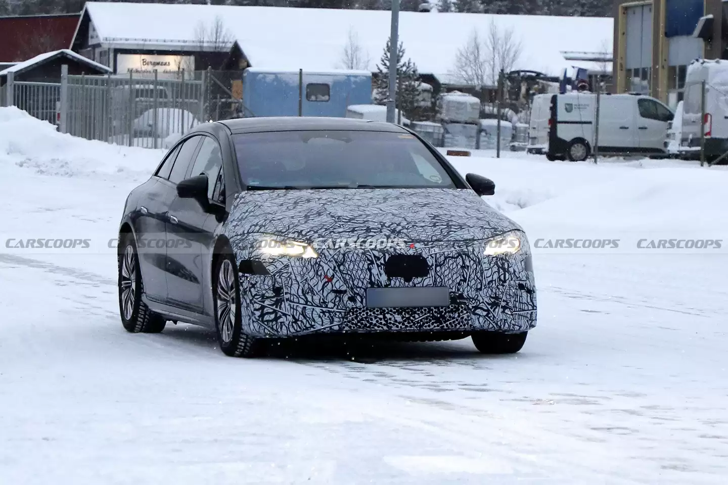 2027 款奔驰 EQS 路测图曝光：800V 架构，自研 eATS 2.0 电机 + 双速变速箱