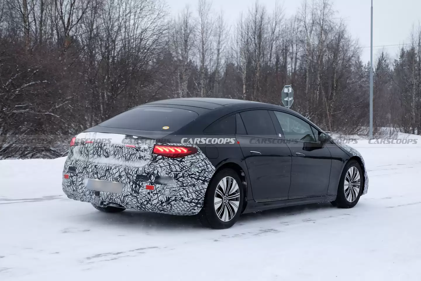 2027 款奔驰 EQS 路测图曝光：800V 架构，自研 eATS 2.0 电机 + 双速变速箱