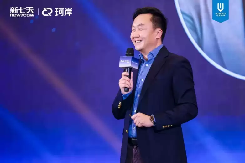 珀岸亮相创维商学院黄宏生《穿越苦难 洞见新生》演讲 跨界创维汽车演绎高端护肤新场景