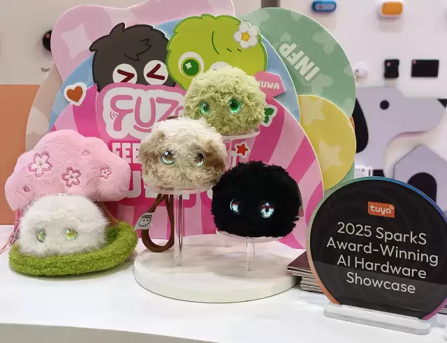 AI 潮玩 Fuzozo 芙蕾亮相 2026 CES，携手涂鸦智能开启全球之旅