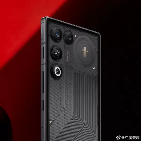 红魔产品经理吐槽手机设计千篇一律：抄完iPhone 17 Pro抄17Air