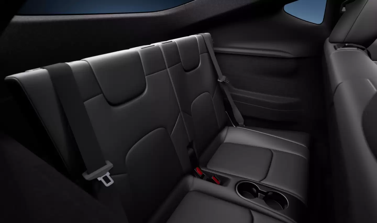 特斯拉在美推出 2026 款 7 座 Model Y，免费升级黑色车顶内衬和 16 英寸车机