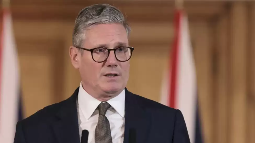  英国首相斯塔默批评X平台及Grok生成不雅图像：令人作呕且可耻，马斯克管不了我们管 