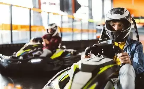 卡丁车进阶三误区:告别漂移、纠正坐姿、掌握刹车