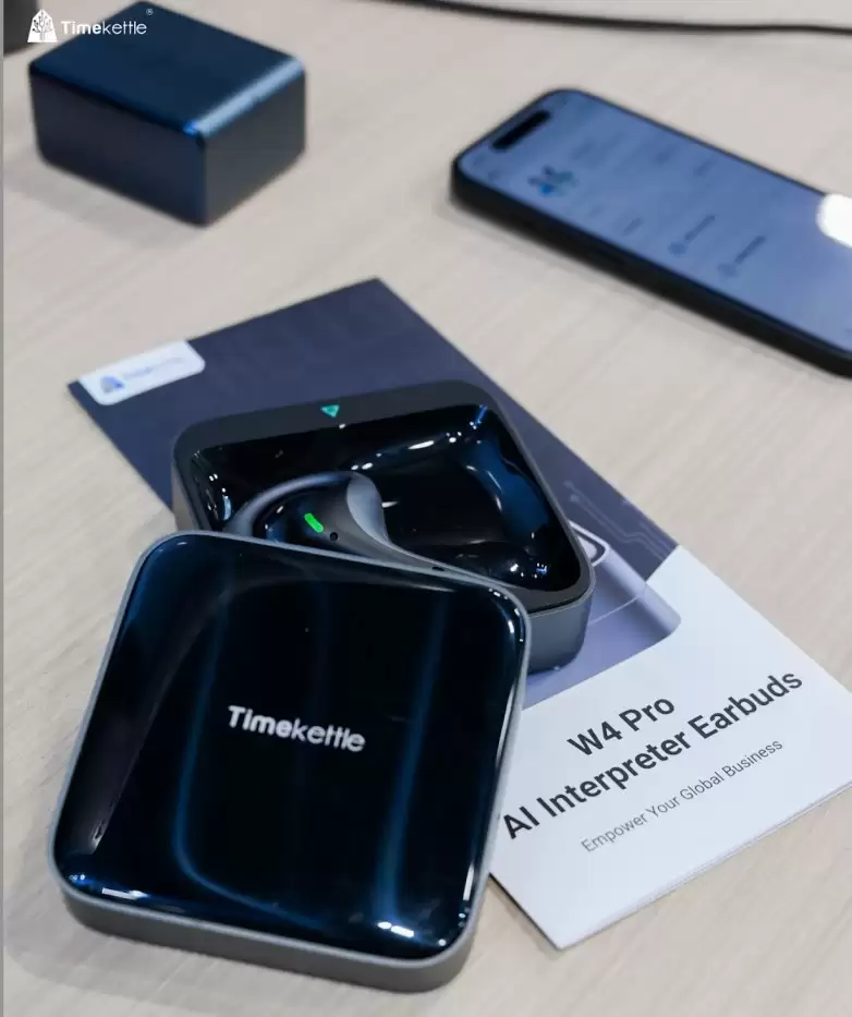 告别“低头看屏”时代,时空壶W4的双技术革命