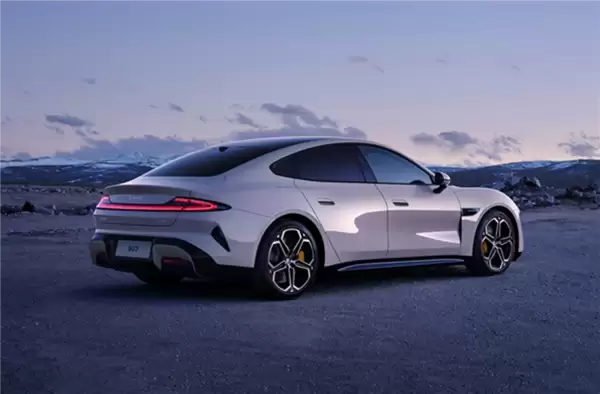 小米SU7位列第七！2025新能源车销量TOP20出炉：比亚迪9款霸榜