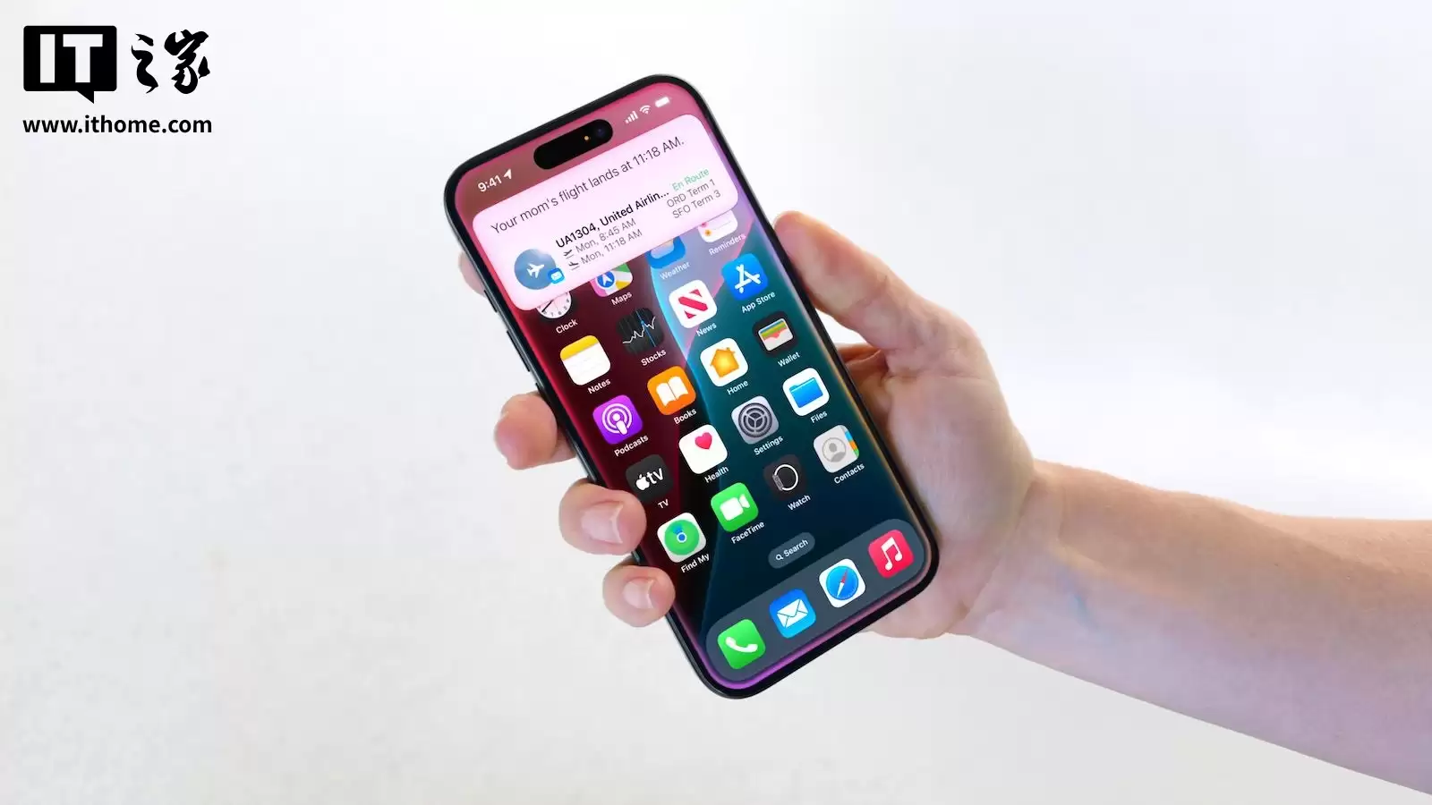 谷歌 Gemini 加持,消息称苹果全新 Siri 最快今年春天实现情感支持、预订旅行行程等功能