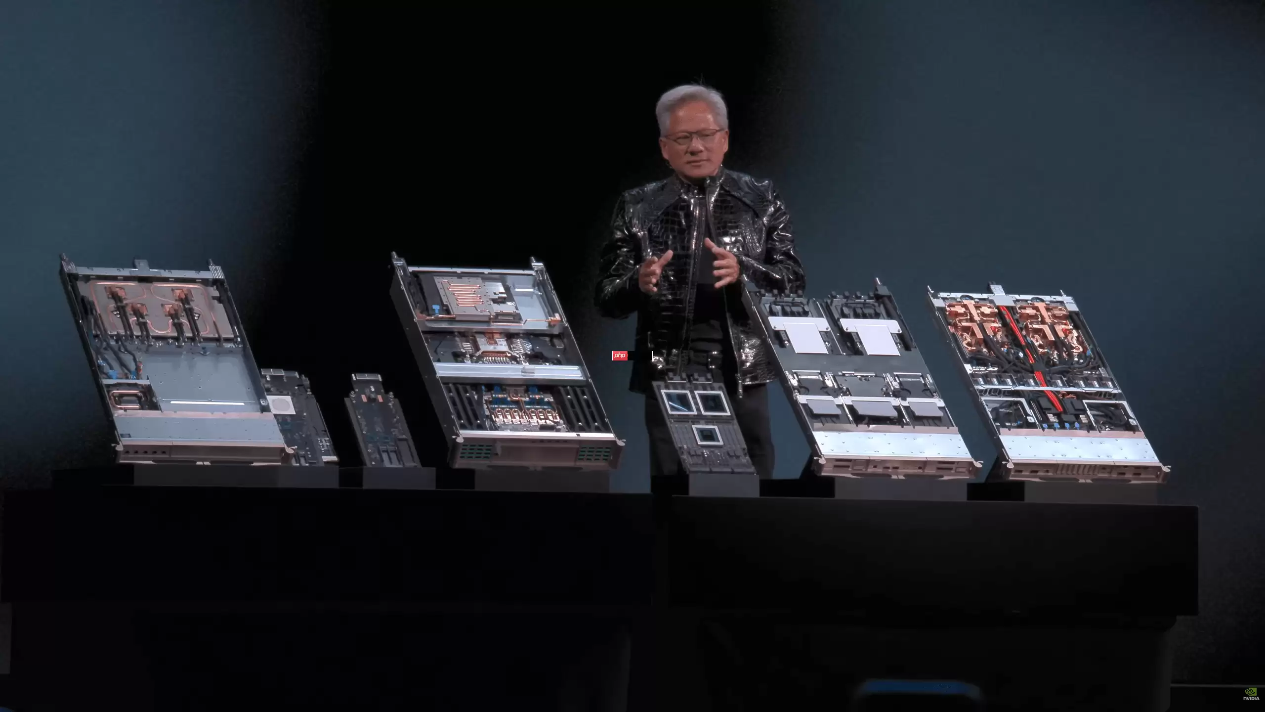 反映AI末日论 黄仁勋:唱衰AI将伤害产业与公共决策