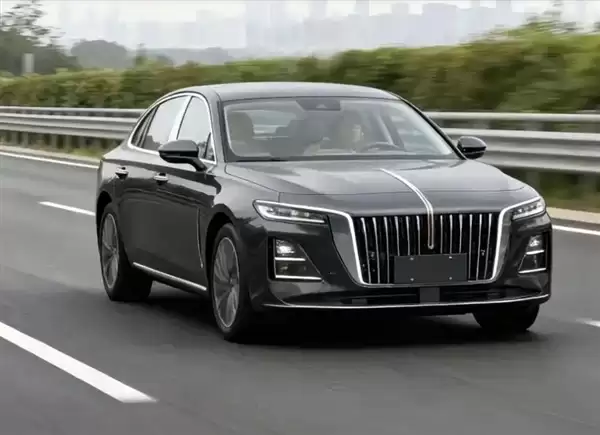 2026款红旗H5实车图流出:撞脸老款H9、内饰全面升级