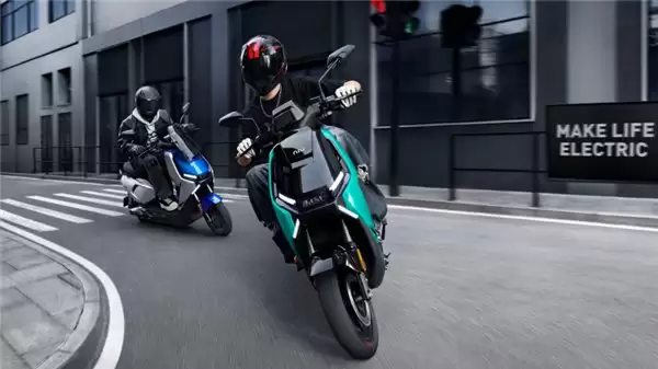 告别万元门槛!4000元档小牛FS、NX风速以“高质价比”实现高性能电摩平权