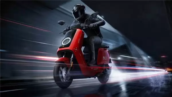 告别万元门槛!4000元档小牛FS、NX风速以“高质价比”实现高性能电摩平权