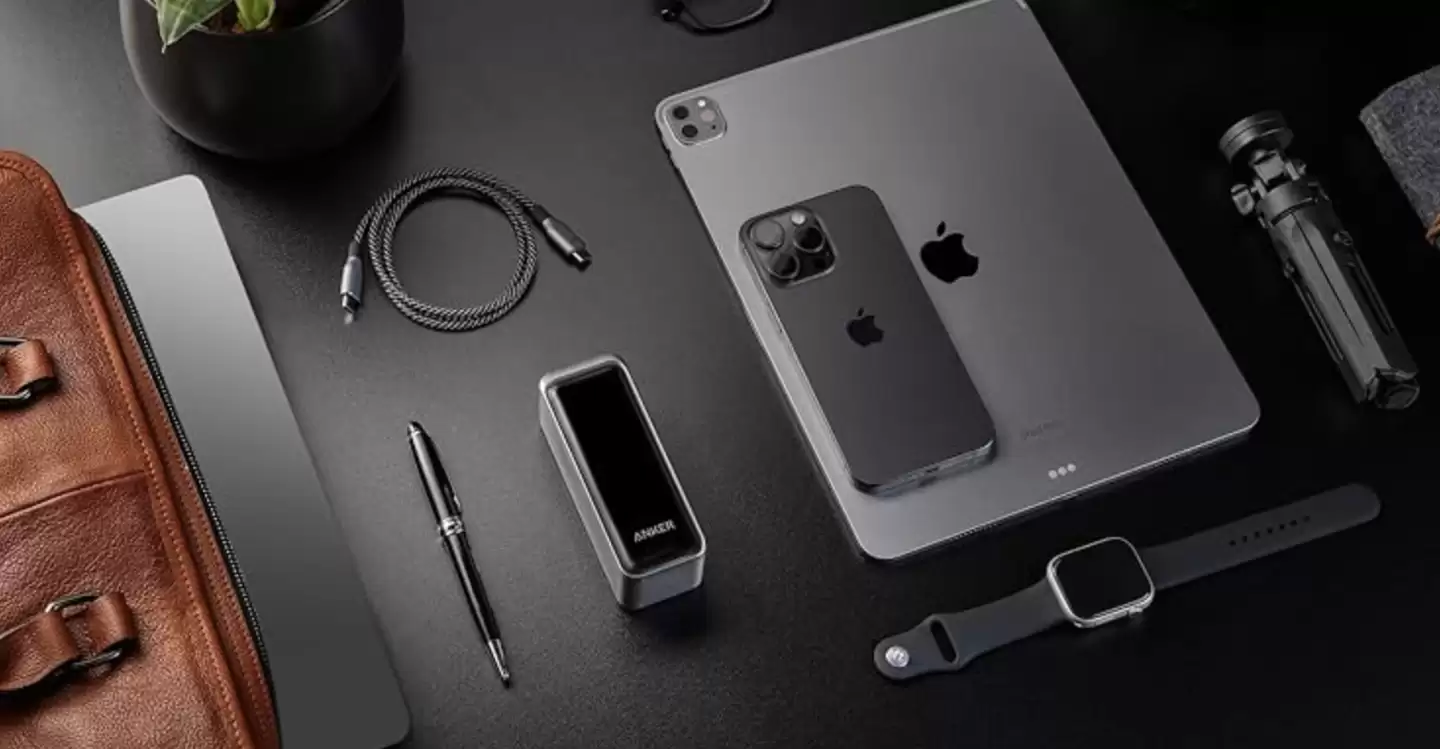 充电头充电宝二合一：安克 Prime 65W 京东 499 → 288 元新低，2C 口带插脚