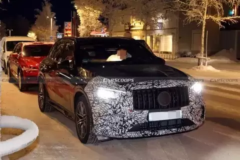 全新改款奔驰AMG GLC 43冬季测试曝光，星耀灯语引领设计革新