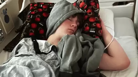 81岁奶奶游戏直播大火！但背后故事让人心头一紧