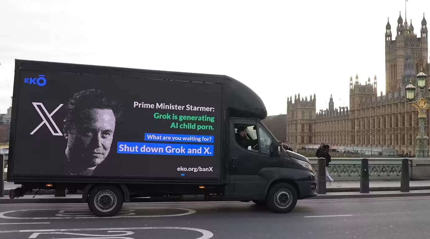 马斯克妥协了 英国首相：X将阻止AI生成不雅图像