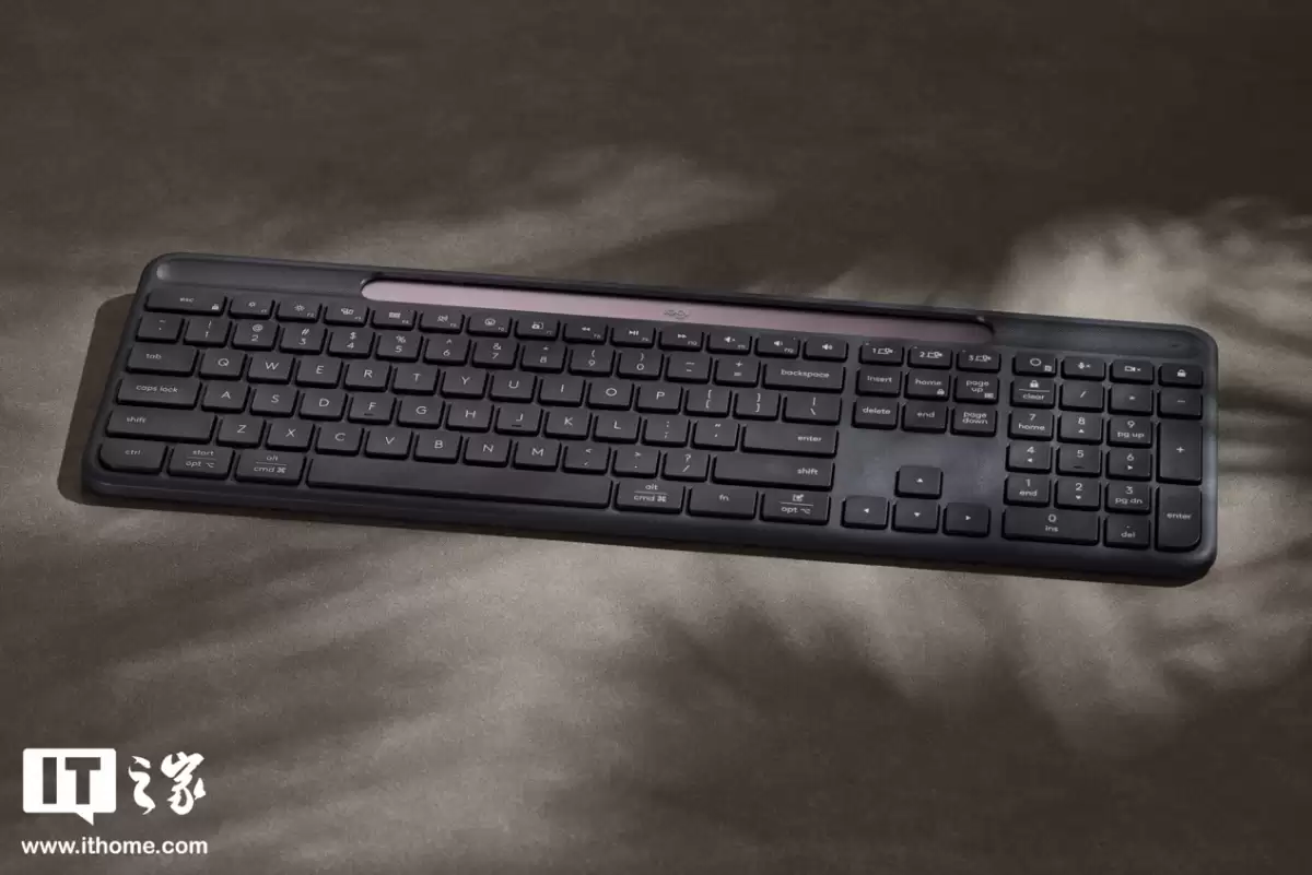 【IT之家开箱】罗技 SIGNATURE SLIM SOLAR+ K980 无线键盘图赏：纯光能供电、无接口设计