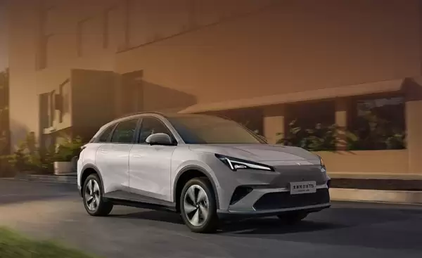 2025年累计销量破16万 同比翻倍！北汽极狐做对了什么